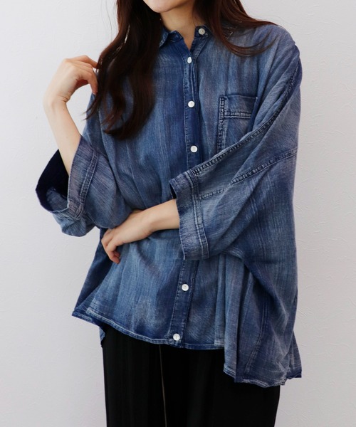 Jines(ジネス)の「シアーデニムドルマンシャツ(シャツ/ブラウス・レディース・ブラック/ターコイズブルー/サックスブルー・38)」の3枚目の写真