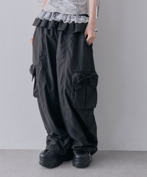 OLIVE des OLIVE(オリーブデオリーブ)の「バレルレッグリボンカーゴパンツ(カーゴパンツ・レディース・ピンク/ブラウン/ブラック・FREE)」の1枚目の写真