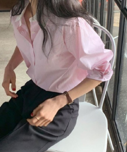 AMAJI(アマジ)の「ストライプ柄 ルーズシルエット 長袖シャツ(シャツ/ブラウス・レディース・ライトピンク・SMALL/MEDIUM/LARGE/X-LARGE)」の4枚目の写真