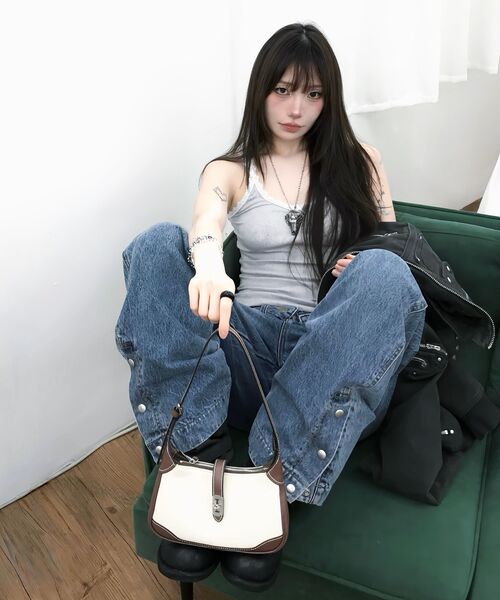 VUNQUE(ブンク)の「フェストネ アニウェイ ミニクロス チェスナットブラウン(メッセンジャーバッグ・レディース・ブラウン・FREE)」の10枚目の写真