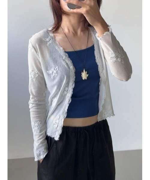 Didot.showroom(ディドット ショールーム)の「フラワーVネックシアーカーディガン(カーディガン/ボレロ・レディース・アイボリー/ブラック・FREE)」の6枚目の写真