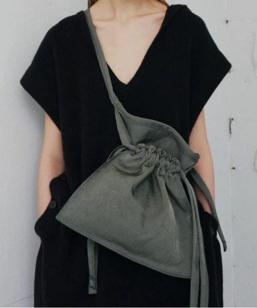 ITTI（イッチ）の「ITTI/イッチ/MARY RED CROSS BAG / CERATO BRIGHT（ショルダーバッグ・レディース・ブラウン/ブラック・F）」の13枚目の写真