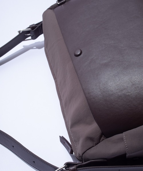 F/CE. (エフシーイー)の「F/CE. TECH LEATHER SHOULDER DUFFLE BAG / エフシーイー テックレザー ショルダー ダッフルバッグ(ショルダーバッグ・レディース・ブラック/ブラウン・FREE)」の8枚目の写真