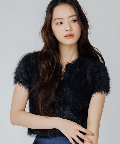 SENEE(セニー)の「front hook feather knit tops(フロントホックフェザーニットトップス)(ニット/セーター・レディース・グレー/アイボリー/ブラック・FREE)」の7枚目の写真