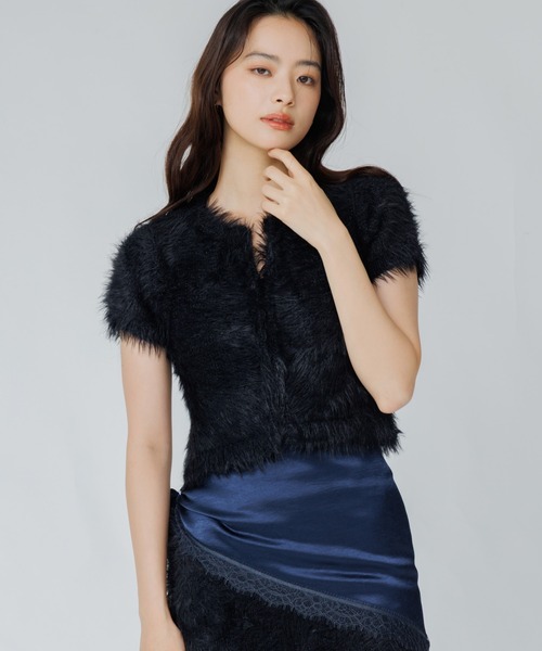 SENEE(セニー)の「front hook feather knit tops(フロントホックフェザーニットトップス)(ニット/セーター・レディース・グレー/アイボリー/ブラック・FREE)」の8枚目の写真