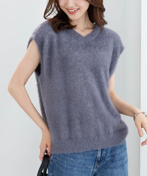 BELLUNA PLUS(ベルーナ)の「ラメシャギー素材Vネックニットベスト(ベスト・レディース・チャコール/ベージュ・X-LARGE/LARGE/MEDIUM)」の17枚目の写真