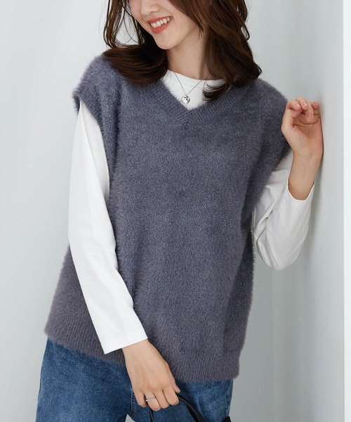 BELLUNA PLUS(ベルーナ)の「ラメシャギー素材Vネックニットベスト(ベスト・レディース・チャコール/ベージュ・X-LARGE/LARGE/MEDIUM)」の6枚目の写真