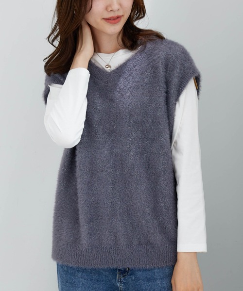 BELLUNA PLUS(ベルーナ)の「ラメシャギー素材Vネックニットベスト(ベスト・レディース・チャコール/ベージュ・X-LARGE/LARGE/MEDIUM)」の7枚目の写真