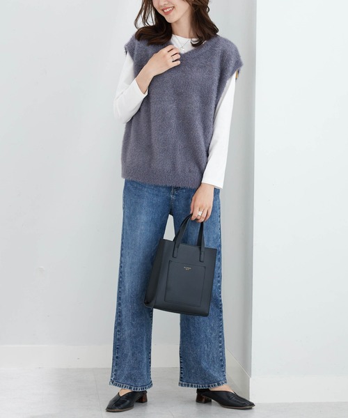 BELLUNA PLUS(ベルーナ)の「ラメシャギー素材Vネックニットベスト(ベスト・レディース・チャコール/ベージュ・X-LARGE/LARGE/MEDIUM)」の8枚目の写真