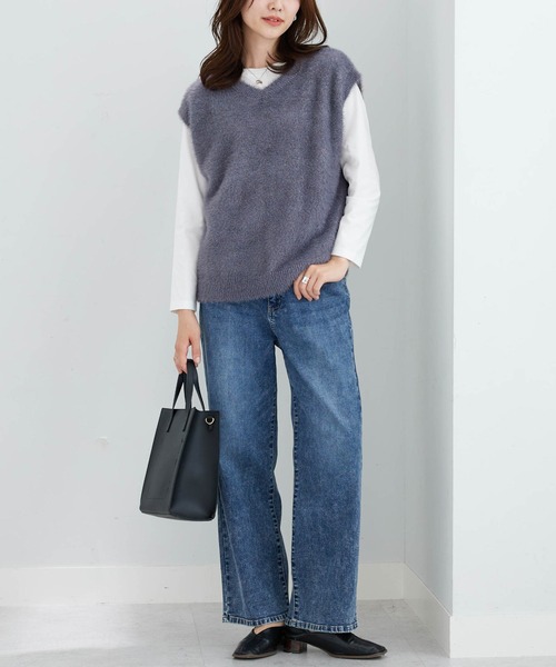 BELLUNA PLUS(ベルーナ)の「ラメシャギー素材Vネックニットベスト(ベスト・レディース・チャコール/ベージュ・X-LARGE/LARGE/MEDIUM)」の10枚目の写真