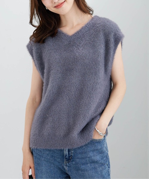 BELLUNA PLUS(ベルーナ)の「ラメシャギー素材Vネックニットベスト(ベスト・レディース・チャコール/ベージュ・X-LARGE/LARGE/MEDIUM)」の16枚目の写真