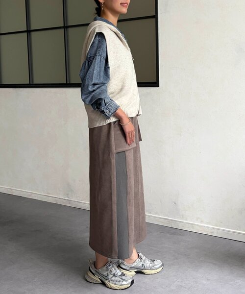 Chez toi(シェトワ)の「スエード×リブナロースカート(スカート・レディース・ブラック/チャコールグレー/ピンク/グレイッシュベージュ・FREE)」の11枚目の写真