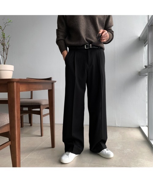 LOOKPLE(ルックプル)の「ワイドシルエット ワンタックスラックス(ウエストバックゴム仕様)(スラックス・メンズ・ブラック・MEDIUM/LARGE)」の3枚目の写真
