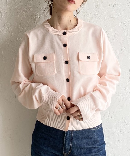She's Closet(シーズクローゼット)の「長袖 フロント 胸ポケット 配色ボタン ショートニットカーディガン(カーディガン/ボレロ・レディース・ピンク/ブラック/チャコールグレー/アイボリー/ブラウン・FREE)」の5枚目の写真