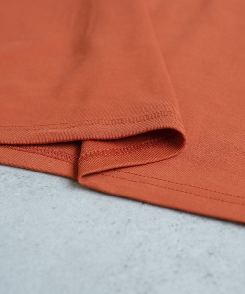 reca(レカ)の「ロングスリーブバック刺繍ロゴTシャツ(Tシャツ/カットソー・レディース・ダークブラウン/オフホワイト/オレンジ/ブルー・FREE)」の17枚目の写真