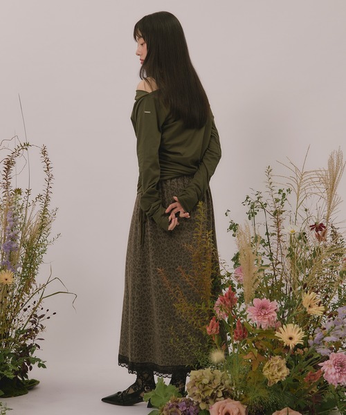 loin nuit(ロワンニュイ)の「asymmetry gathering draped tops / アシンメトリーギャザードレープトップス(Tシャツ/カットソー・レディース・チャコールグレー/カーキ・FREE)」の22枚目の写真