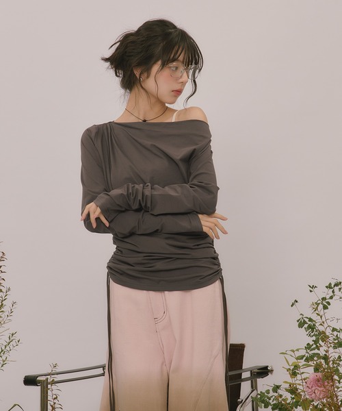 loin nuit(ロワンニュイ)の「asymmetry gathering draped tops / アシンメトリーギャザードレープトップス(Tシャツ/カットソー・レディース・チャコールグレー/カーキ・FREE)」の10枚目の写真