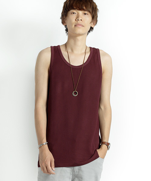 MONO-MART(モノマート)の「ワッフル編みオーバーロングタンクトップ/サイドスリットヘムライン(タンクトップ・メンズ・チャコール/ブラック/アイボリー/カーキ/ネイビー/ヘザーグレー/ベージュ/ブラウン系その他/バーガンディー/ブルーグリーン/キャメル/スモークピンク・L/XL/M)」の12枚目の写真