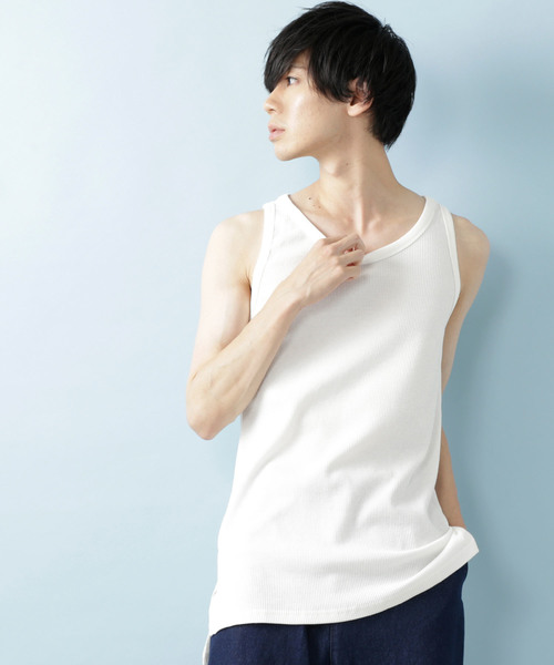 MONO-MART(モノマート)の「ワッフル編みオーバーロングタンクトップ/サイドスリットヘムライン(タンクトップ・メンズ・チャコール/ブラック/アイボリー/カーキ/ネイビー/ヘザーグレー/ベージュ/ブラウン系その他/バーガンディー/ブルーグリーン/キャメル/スモークピンク・L/XL/M)」の2枚目の写真