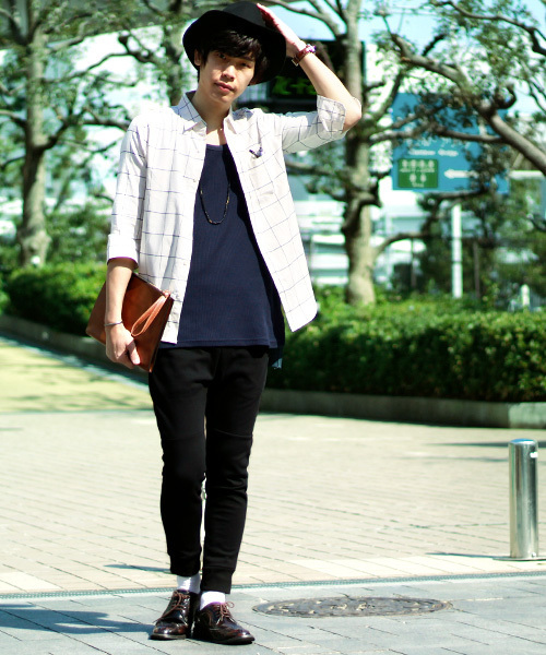 MONO-MART(モノマート)の「ワッフル編みオーバーロングタンクトップ/サイドスリットヘムライン(タンクトップ・メンズ・チャコール/ブラック/アイボリー/カーキ/ネイビー/ヘザーグレー/ベージュ/ブラウン系その他/バーガンディー/ブルーグリーン/キャメル/スモークピンク・L/XL/M)」の21枚目の写真