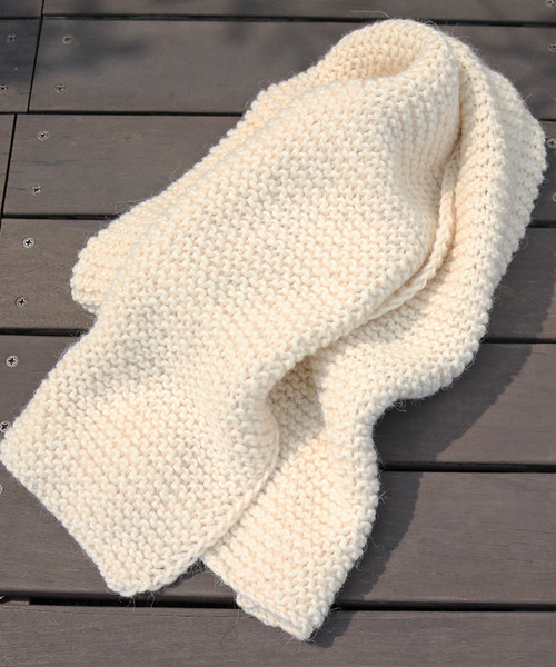 TODAYFUL(トゥデイフル)の「アルパカニットマフラー(ストール/ショール・レディース・オフホワイト/チャコールグレー・FREE)」の11枚目の写真