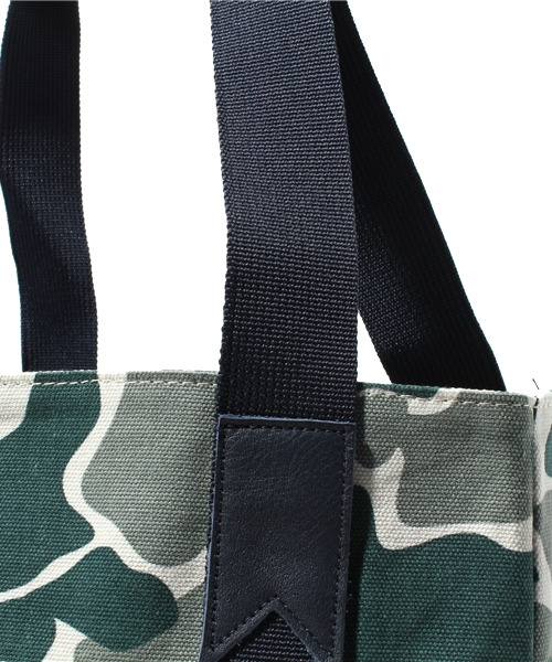 adidas Originals（アディダスオリジナルス）の「アディダス カモ柄 トート <TOTE BAG>（トートバッグ・メンズ・カモフラージュ・ONE SIZE）」の4枚目の写真