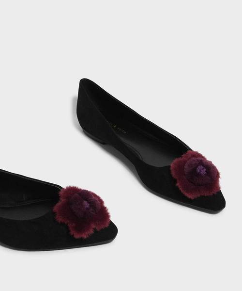 CHARLES & KEITH（チャールズ & キース）の「ファーリーフローラルディテールバレリーナ / FURRY FLORAL DETAIL BALLERINAS（バレエシューズ・レディース・ブラック/レッド/ゴールド系その他・22.5cm/23cm/23.5cm/24.5cm/25cm/25.5cm）」の7枚目の写真