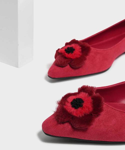 CHARLES & KEITH（チャールズ & キース）の「ファーリーフローラルディテールバレリーナ / FURRY FLORAL DETAIL BALLERINAS（バレエシューズ・レディース・ブラック/レッド/ゴールド系その他・22.5cm/23cm/23.5cm/24.5cm/25cm/25.5cm）」の13枚目の写真