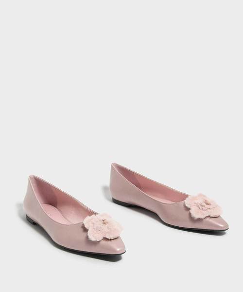 CHARLES & KEITH（チャールズ & キース）の「ファーリーフローラルディテールバレリーナ / FURRY FLORAL DETAIL BALLERINAS（バレエシューズ・レディース・ブラック/レッド/ゴールド系その他・22.5cm/23cm/23.5cm/24.5cm/25cm/25.5cm）」の17枚目の写真