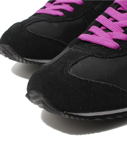 PUMA（プーマ）の「プーマアレイ (WOMEN)（スニーカー・レディース・ブラック/グレー・22.5cm/23cm/23.5cm/24cm/24.5cm/25cm/25.5cm）」の6枚目の写真