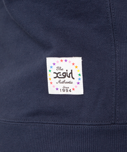 X-girl(エックスガール)の「BASIC SWEAT TOP(スウェット・レディース・ブラック/アッシュグレー/ピンク/イエロー/ネイビー・1/2)」の14枚目の写真