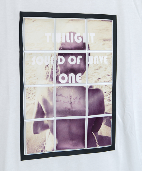 JACKROSE(ジャックローズ)の「エンボスガールTシャツ(Tシャツ/カットソー・メンズ・ホワイト/ブラック・M/L)」の6枚目の写真
