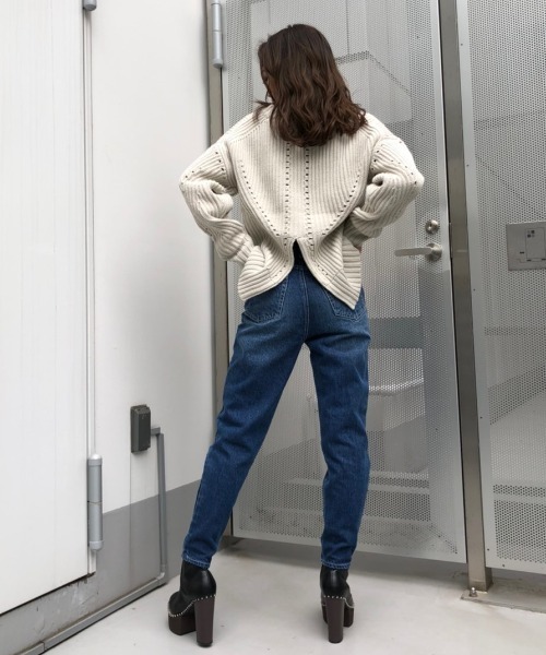 ENVYM（アンビー）の「ＶネックアイレットＫＮＩＴ（ニット/セーター・レディース・ブラック/ベージュ/ピンク・FREE）」の7枚目の写真