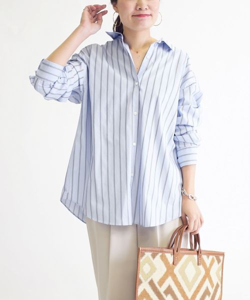 SHIPS(シップス)の「【Cangioli】ビッグシャツ◇(シャツ/ブラウス・レディース・ライトホワイト/ベージュ/ミント/サックスブルー・36/38)」の2枚目の写真