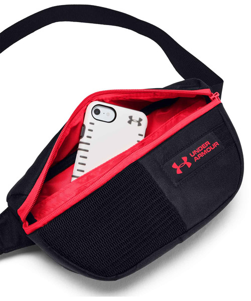 UNDER ARMOUR（アンダーアーマー）の「UAファニーパック 2.5L(トレーニング/UNISEX)（ボディバッグ/ウエストポーチ・メンズ・ブラック/オフホワイト・ONESIZE）」の12枚目の写真