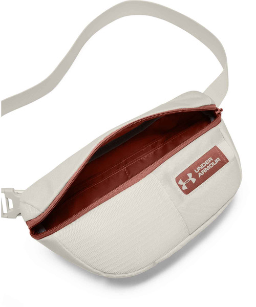 UNDER ARMOUR（アンダーアーマー）の「UAファニーパック 2.5L(トレーニング/UNISEX)（ボディバッグ/ウエストポーチ・メンズ・ブラック/オフホワイト・ONESIZE）」の7枚目の写真