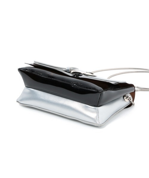 PAGEBOY（ページボーイ）の「PVCコンビショルダーBAG（ショルダーバッグ・レディース・ブラック/オフホワイト・FREE）」の12枚目の写真