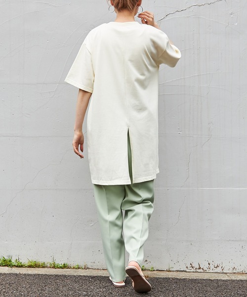 ap retro(アプレトロ)の「無地ミドル丈バックスリットTシャツ半袖【ZOZOTOWN限定商品】(Tシャツ/カットソー・レディース・ブラック/ブラウン/オフホワイト/ライトグリーン/グレイッシュベージュ・FREE)」の2枚目の写真