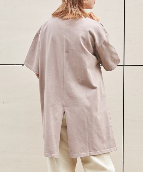 ap retro(アプレトロ)の「無地ミドル丈バックスリットTシャツ半袖【ZOZOTOWN限定商品】(Tシャツ/カットソー・レディース・ブラック/ブラウン/オフホワイト/ライトグリーン/グレイッシュベージュ・FREE)」の4枚目の写真