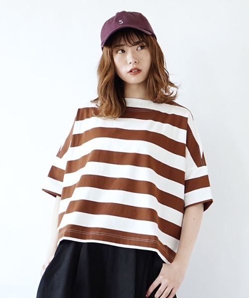 apartment department(アパートメントデパートメント)の「ワイドボーダー ボートネックTシャツ(Tシャツ/カットソー・レディース・ホワイト×イエロー/ブラウン系その他/ネイビー/ブラウン/ライトブルー/杢グレー/ブラック/イエロー×グレー/ネイビー系/ホワイト×ブラック/ホワイト×グレー/ホワイト×グリーン・フリー/S/M)」の7枚目の写真