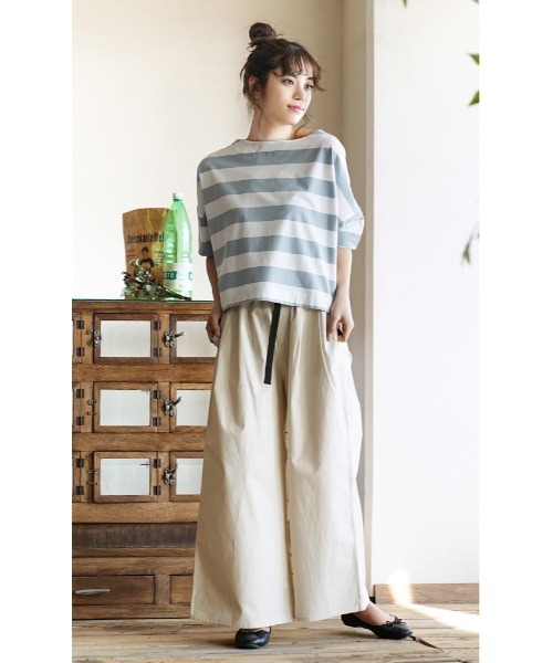 apartment department(アパートメントデパートメント)の「ワイドボーダー ボートネックTシャツ(Tシャツ/カットソー・レディース・ホワイト×イエロー/ブラウン系その他/ネイビー/ブラウン/ライトブルー/杢グレー/ブラック/イエロー×グレー/ネイビー系/ホワイト×ブラック/ホワイト×グレー/ホワイト×グリーン・フリー/S/M)」の14枚目の写真