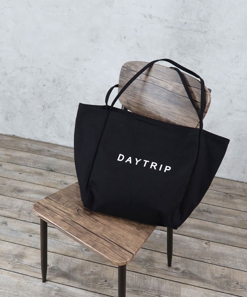 Riberry(リベリー)の「ロゴビッグトート(トートバッグ・レディース・アイボリー/ブラック/ブラウン/ベージュ・FREE)」の2枚目の写真