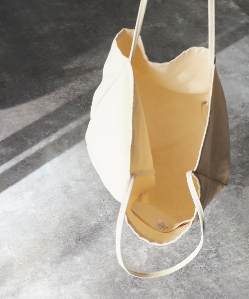 Riberry(リベリー)の「ロゴビッグトート(トートバッグ・レディース・アイボリー/ブラック/ブラウン/ベージュ・FREE)」の6枚目の写真