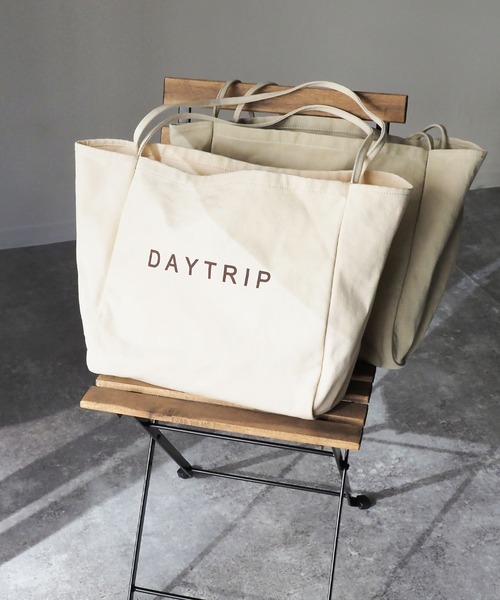 Riberry(リベリー)の「ロゴビッグトート(トートバッグ・レディース・アイボリー/ブラック/ブラウン/ベージュ・FREE)」の11枚目の写真