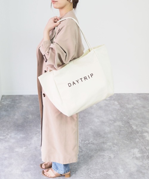 Riberry(リベリー)の「ロゴビッグトート(トートバッグ・レディース・アイボリー/ブラック/ブラウン/ベージュ・FREE)」の9枚目の写真