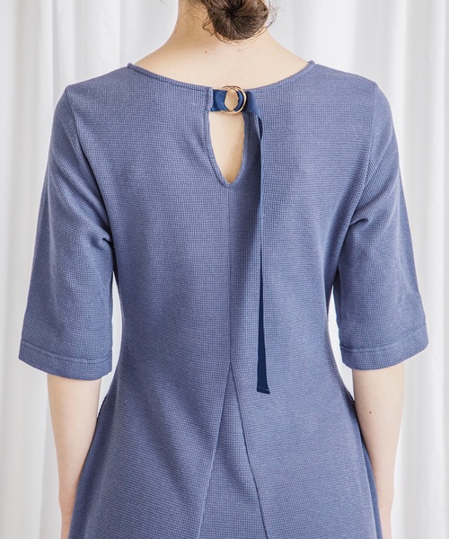 Emma Taylor(エマテイラー)の「美シルエットワッフルマーメイドフレアワンピース(ワンピース・レディース・ブラック/アイボリー/ブルー/レッド/カーキ・36/38)」の15枚目の写真