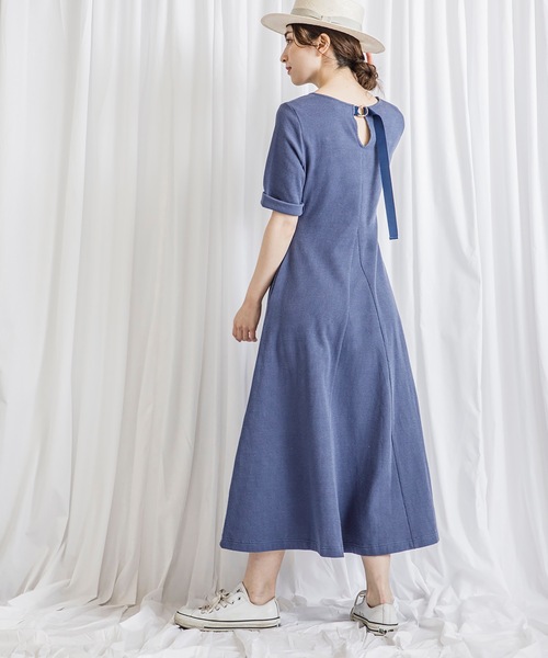 Emma Taylor(エマテイラー)の「美シルエットワッフルマーメイドフレアワンピース(ワンピース・レディース・ブラック/アイボリー/ブルー/レッド/カーキ・36/38)」の6枚目の写真