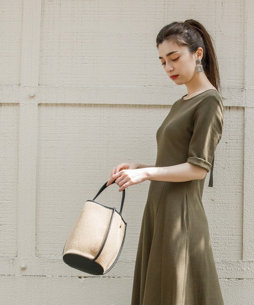 Emma Taylor(エマテイラー)の「美シルエットワッフルマーメイドフレアワンピース(ワンピース・レディース・ブラック/アイボリー/ブルー/レッド/カーキ・36/38)」の8枚目の写真