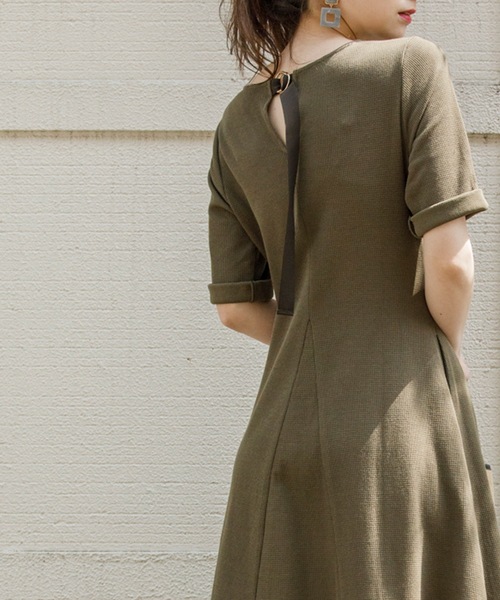 Emma Taylor(エマテイラー)の「美シルエットワッフルマーメイドフレアワンピース(ワンピース・レディース・ブラック/アイボリー/ブルー/レッド/カーキ・36/38)」の9枚目の写真