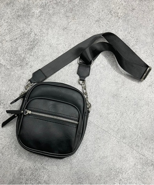 apres jour mignon(アプレジュールミニョン)の「【apresjour mignon×ARIAZ】ジップミニスクエアバッグ(ショルダーバッグ・レディース・ブラック・ONESIZE)」の1枚目の写真